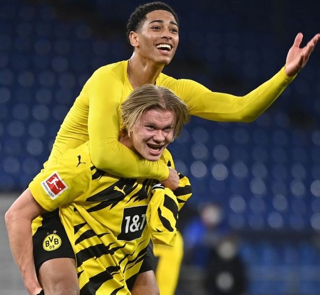 奥格斯堡2-1门兴，凯文-施洛特贝克建功，毛里斯首球制胜